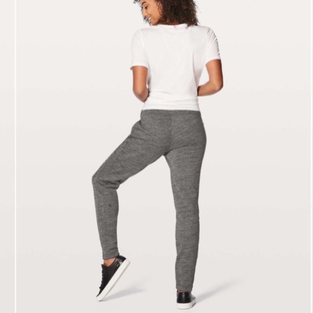Lululemon Free To Roam Jogger 30” Heathered Gray